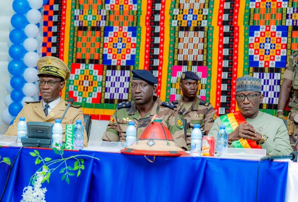 Mali: investiture d'Abou Sow à la présidence de LAMTORO sous le parrainage du Général Ismaël Wagué Mali: investiture d'Abou Sow à la présidence de LAMTORO sous le parrainage du Général Ismaël Wagué