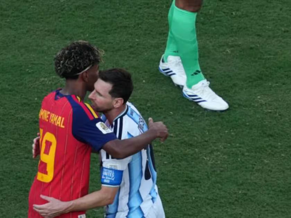 Coupe du Monde 2026: Le geste plein de classe de Lamine Yamal envers Lionel Messi après la finale