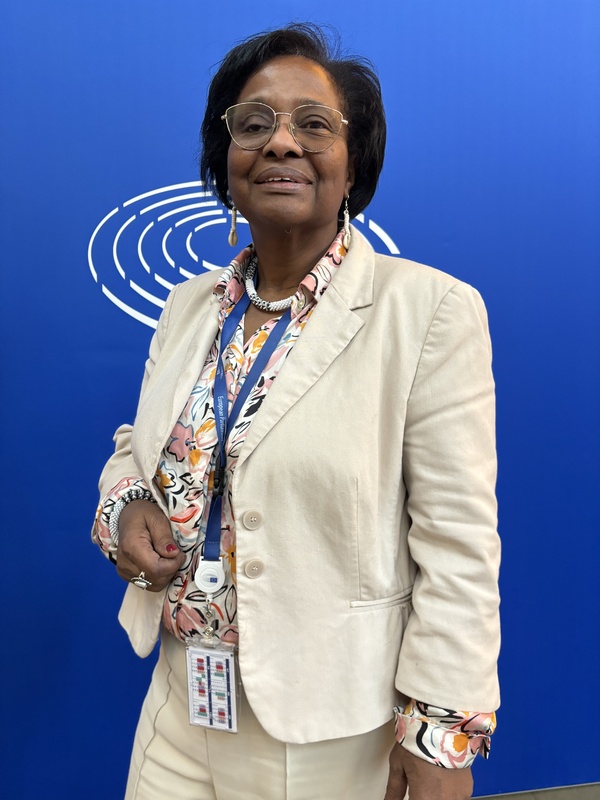 Coupe du monde: face au retour des stéréotypes racistes Par la Dre Pierrette Herzberger-Fofana Ancienne députée au Parlement européen Coupe du monde: face au retour des stéréotypes racistes Par la Dre Pierrette Herzberger-Fofana Ancienne députée au Parlement européen