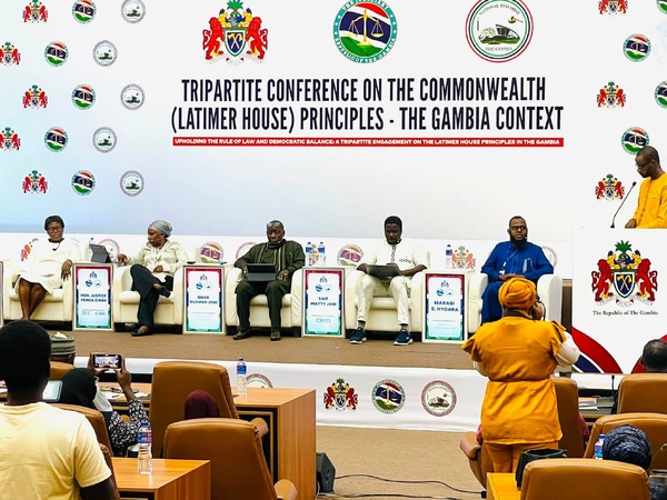 Gambie: Le Vice-Président Jallow et les acteurs institutionnels réunis pour renforcer la séparation des pouvoirs à la Conférence sur les principes de Latimer House