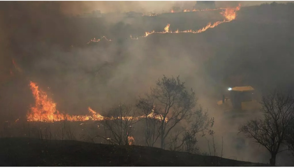Espagne: Plus de 40 000 personnes touchées par des incendies hors de contrôle menaçant de fusionner près de Madrid