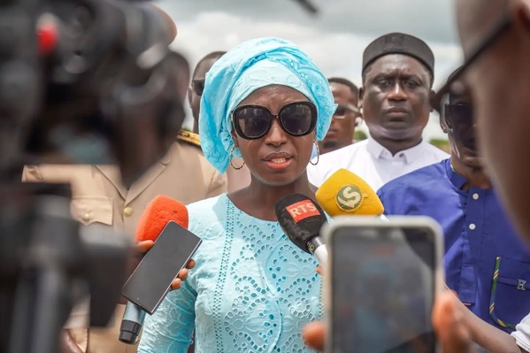 La ministre Djiréye Clotilde Coly en tournée d'inspection des infrastructures sportives et de jeunesse à Bignona