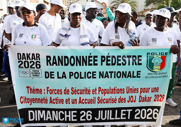 JOJ Dakar 2026 : La Police nationale rassemble plus de 1 000 participants lors d'une grande randonnée pédestre dans la capitale
