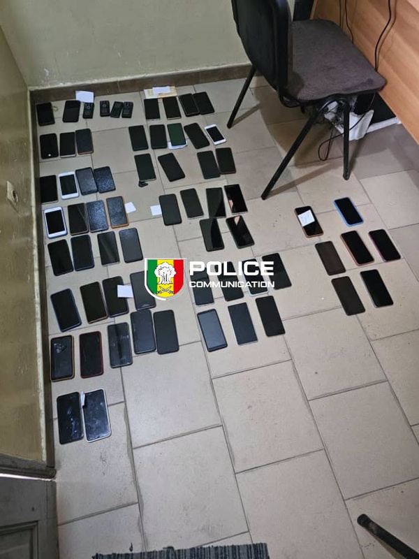 Grand Yoff : Démantèlement du marché illicite « Maket Bi », 74 téléphones saisis et 6 interpellations