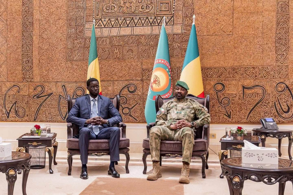 Bassirou Diomaye Faye réaffirme le soutien indéfectible du Sénégal au Mali lors de sa visite à Bamako Bassirou Diomaye Faye réaffirme le soutien indéfectible du Sénégal au Mali lors de sa visite à Bamako