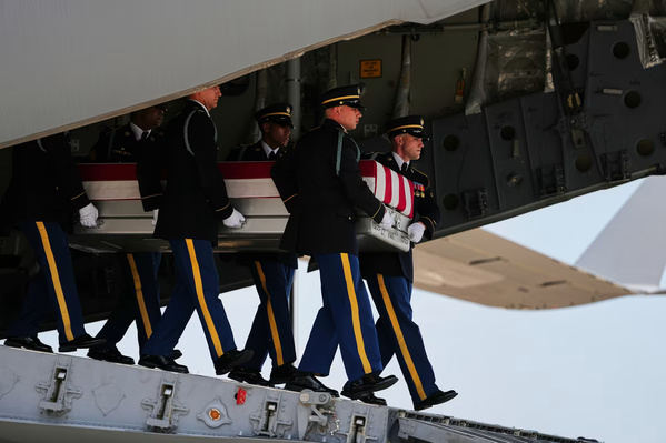 Pourquoi la modification du bilan des soldats américains tués en Iran par l'administration Trump suscite tant de suspicion