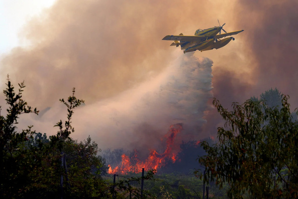 France et Espagne: alerte canicule dans les zones touchées par les feux de forêt, plus de 63 000 personnes évacuées près de Madrid