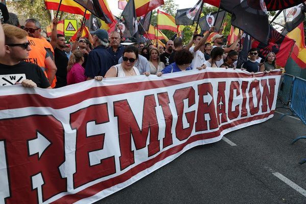 Crise migratoire de Ceuta : Manifestation de l'extrême droite devant l'ambassade du Maroc à Madrid Crise migratoire de Ceuta : Manifestation de l'extrême droite devant l'ambassade du Maroc à Madrid