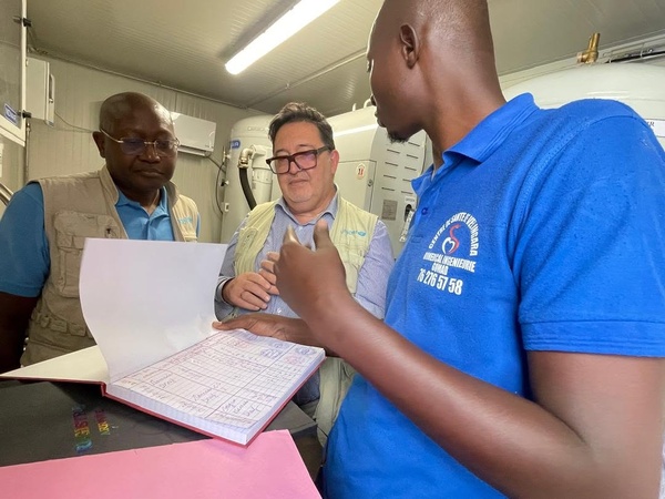 Santé au Sénégal : L'UNICEF soutient la mise en place de 8 centrales à oxygène médical, dont une à Vélingara Santé au Sénégal : L'UNICEF soutient la mise en place de 8 centrales à oxygène médical, dont une à Vélingara