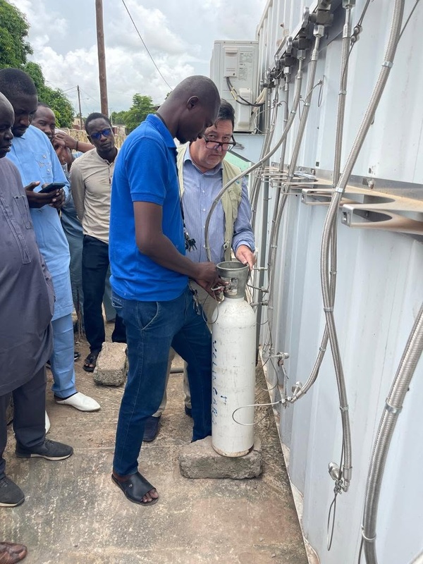 Santé au Sénégal : L'UNICEF soutient la mise en place de 8 centrales à oxygène médical, dont une à Vélingara Santé au Sénégal : L'UNICEF soutient la mise en place de 8 centrales à oxygène médical, dont une à Vélingara