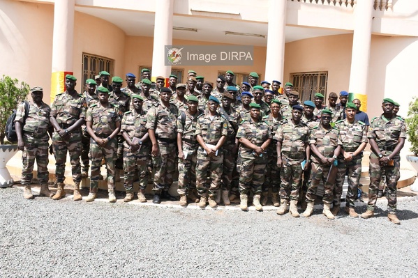 Mali / Histoire militaire : Les officiers stagiaires du Certificat d’État-Major en visite pédagogique au Musée des Armées