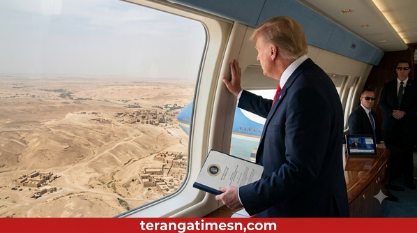 Moyen-Orient : Donald Trump confirme des négociations imminentes avec Téhéran depuis Air Force One