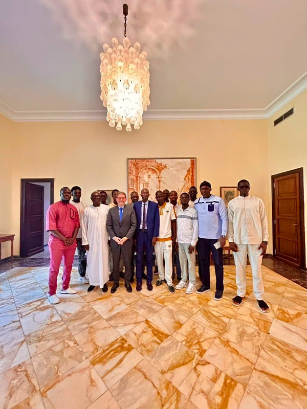 Coopération Italie-Sénégal : L’ambassadeur Michele Tommasi accueille les douze premiers travailleurs du projet « Nuovi Destini – Nuovi Orizzonti »