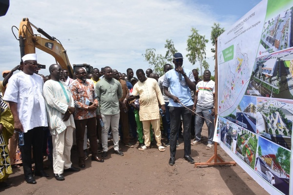 Burkina Faso: Lancement des travaux de bitumage et d’assainissement du Relais-cité de Komsilga pour plus de 6 milliards de FCFA