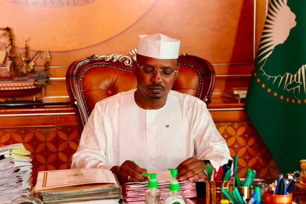 Tchad : le chef de l’État accorde une grâce présidentielle à neuf responsables politiques Tchad : le chef de l’État accorde une grâce présidentielle à neuf responsables politiques