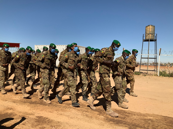 Mali: 82 militaires otages du Jnim et du FLA libérés après plus de trois mois de captivité Mali: 82 militaires otages du Jnim et du FLA libérés après plus de trois mois de captivité