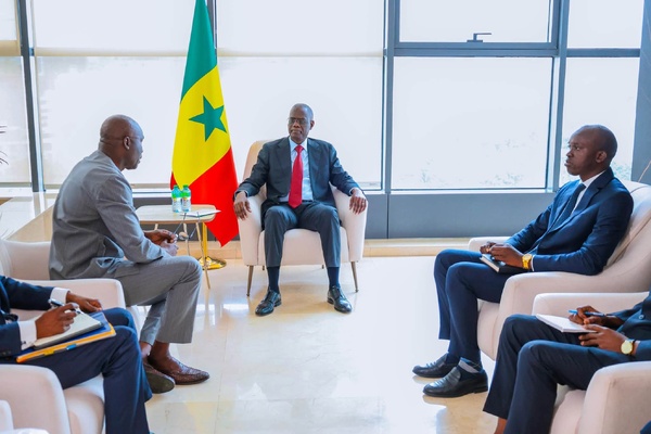 Le Premier ministre Ahmadou Al Aminou Lô reçoit le procureur adjoint de la CPI Le Premier ministre Ahmadou Al Aminou Lô reçoit le procureur adjoint de la CPI