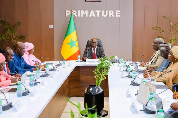 Le Premier Ministre Ahmadou Al Aminou Lo préside le Comité de pilotage du Programme national de Bourse de Sécurité familiale Le Premier Ministre Ahmadou Al Aminou Lo préside le Comité de pilotage du Programme national de Bourse de Sécurité familiale
