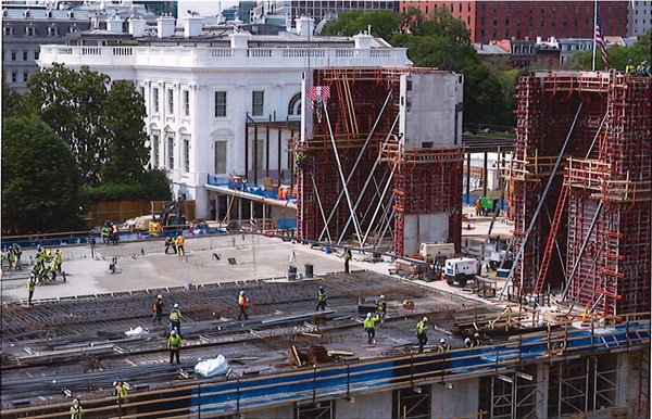 Nom de Trump, béton et bunkers : ce que révèlent les documents judiciaires sur le Kennedy Center et la salle de bal de la Maison Blanche