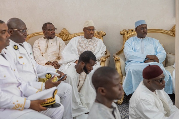 À Tivaouane, Bassirou Diomaye Faye échange avec Serigne Babacar Sy Mansour à l’approche du Mawlid