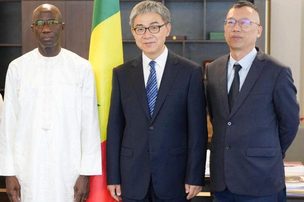Le ministre Moussa SARR et l'ambassadeur de Chine renforcent la coopération judiciaire Le ministre Moussa SARR et l'ambassadeur de Chine renforcent la coopération judiciaire