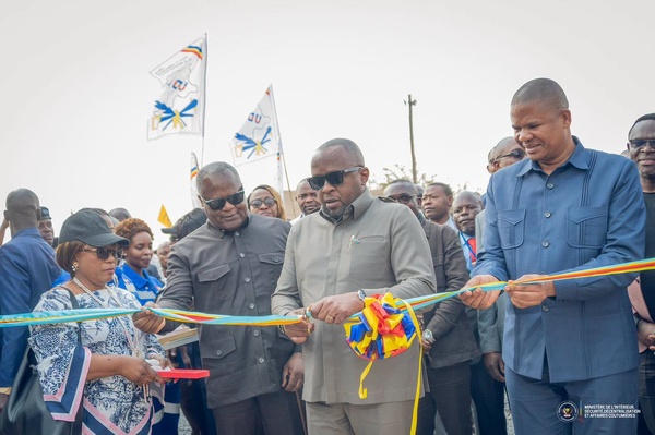 RDC: le VPM Shabani Lukoo inaugure le poste frontalier de Lonshi entre la RDC et la Zambie