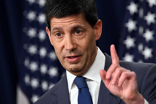 Kevin Warsh a évité le sujet de la dette et des déficits records lors de son discours à Jackson Hole