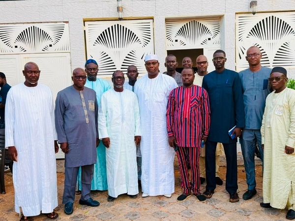 Décentralisation et politique : Moussa Balla Fofana échange avec les maires de Kiiraay du département de Diourbel Décentralisation et politique : Moussa Balla Fofana échange avec les maires de Kiiraay du département de Diourbel