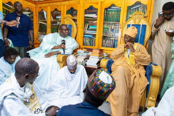 Spiritualité et recueillement : Moussa Bala Fofana en ziar à Médina Baye lors du Gamouwat