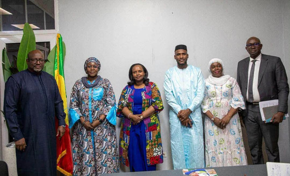 Coopération Mali-PNUD : le ministre de l’Environnement renforce le partenariat sur le climat et les ressources naturelles Coopération Mali-PNUD : le ministre de l’Environnement renforce le partenariat sur le climat et les ressources naturelles