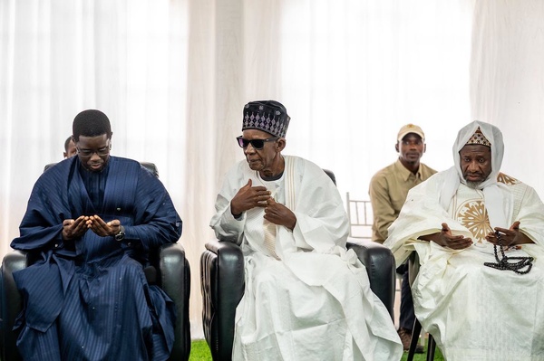 Le Président Bassirou Diomaye Faye présente les condoléances de la Nation à Médina Baye suite au rappel à Dieu de Cheikh Mouhamadoul Macky Niass