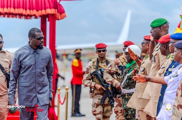 Retour de Côte d'Ivoire: le Président Mamadi Doumbouya regagne Conakry après une visite d'État placée sous le signe du panafricanisme