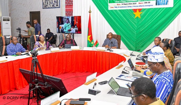 Burkina Faso : le Premier ministre trace le cap d'une Administration plus efficace et plus proche du Peuple Burkina Faso : le Premier ministre trace le cap d'une Administration plus efficace et plus proche du Peuple