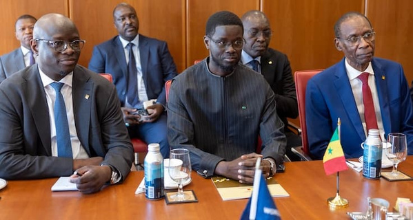DIOMAYE HUÉ À WASHINGTON: ON PEUT CONTESTER UN PRÉSIDENT SANS HUMILIER L’HOMME NI LA FONCTION. (Boubacar SEYE) DIOMAYE HUÉ À WASHINGTON: ON PEUT CONTESTER UN PRÉSIDENT SANS HUMILIER L’HOMME NI LA FONCTION. (Boubacar SEYE)