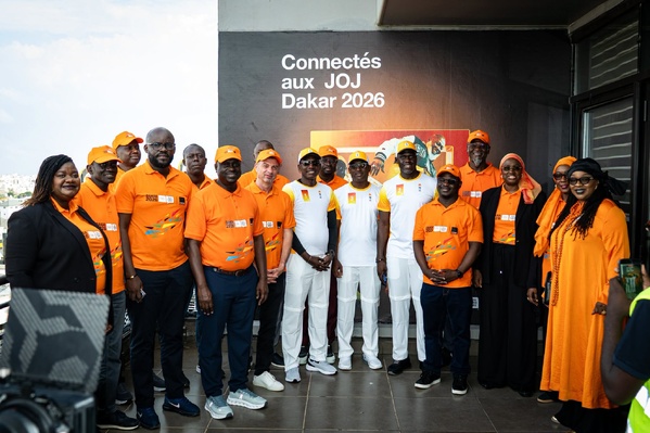 La flamme olympique de Dakar 2026 accueillie au siège de Sonatel La flamme olympique de Dakar 2026 accueillie au siège de Sonatel