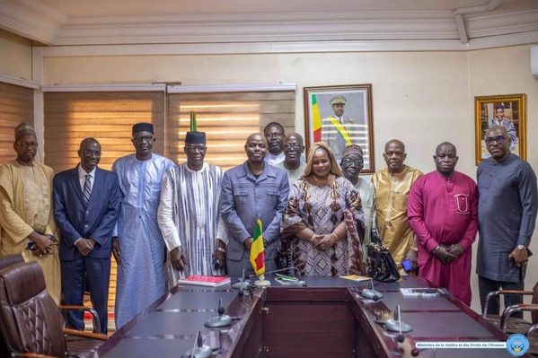 Mali : Le Ministre Mamoudou Kassogué reçoit le nouveau bureau de l'Ordre des Commissaires de Justice