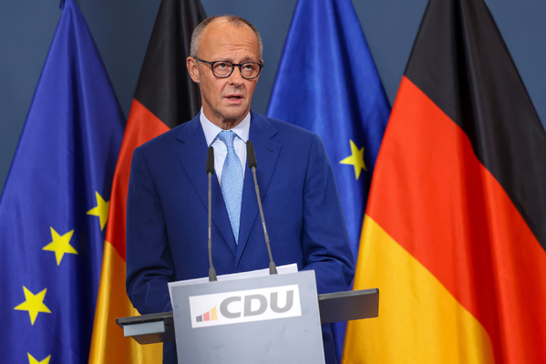Allemagne: l'érosion du centre politique fragilise un peu plus le pouvoir du chancelier Friedrich Merz