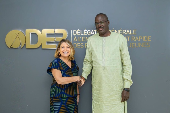 Entrepreneuriat et coopération bilatérale : Le Dr Abdoulaye Niane et l'Ambassadrice de France dressent le bilan des programmes stratégiques de la DER/FJ Entrepreneuriat et coopération bilatérale : Le Dr Abdoulaye Niane et l'Ambassadrice de France dressent le bilan des programmes stratégiques de la DER/FJ