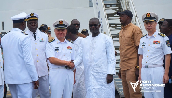 Diplomatie sanitaire et coopération maritime : Le Port Autonome de Dakar accueille le navire-hôpital « JIXIANG FANGZHOU » pour 600 consultations quotidiennes Diplomatie sanitaire et coopération maritime : Le Port Autonome de Dakar accueille le navire-hôpital « JIXIANG FANGZHOU » pour 600 consultations quotidiennes