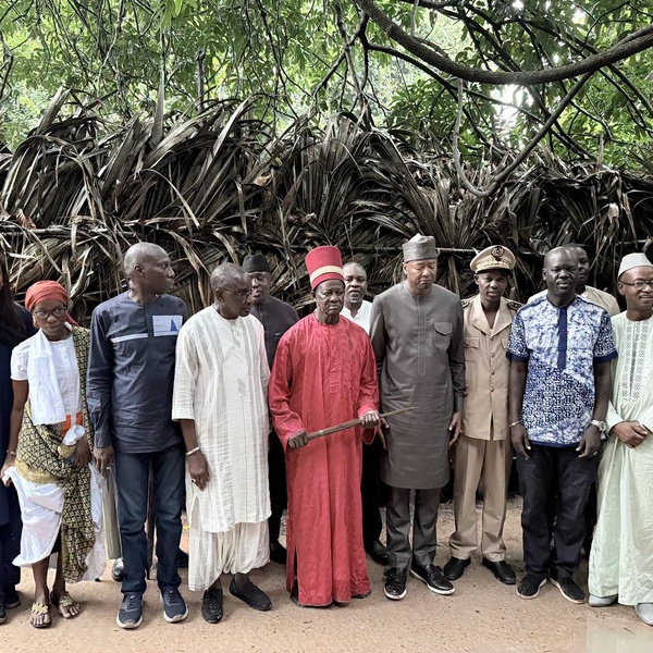 Patrimoine culturel, royautés traditionnelles et gouvernance territoriale : Alpha Thiam reçu par les Rois d'Oussouye en Casamance Patrimoine culturel, royautés traditionnelles et gouvernance territoriale : Alpha Thiam reçu par les Rois d'Oussouye en Casamance
