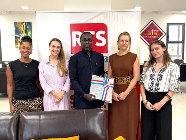 Diplomatie médiatique: Le DG de la RTS Pape Alé Niang reçoit les Ambassadeurs de la Türkiye, du Luxembourg et du Burkina Faso