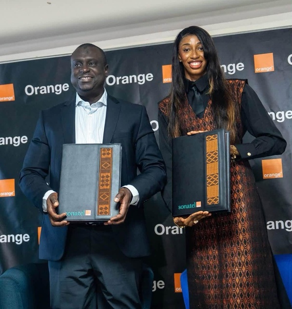 La Ministre Djirèye Clotilde Coly préside la signature de convention entre la Fondation Sonatel et la championne Saly Sarr
