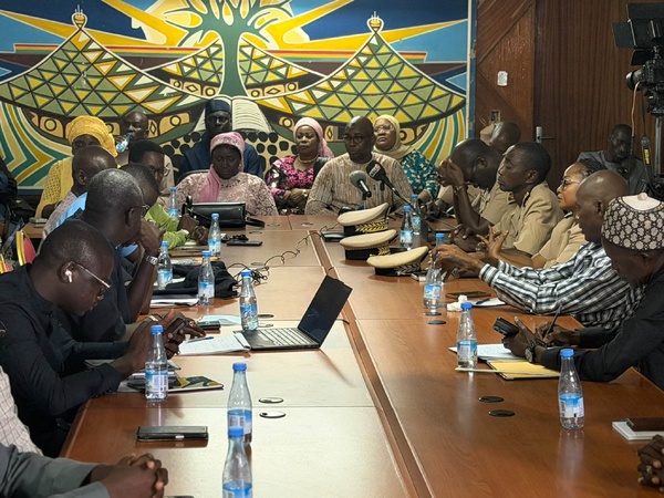 Éducation: Le Ministre Moustapha Mamba Guirassy installe les nouvelles IEF de Sokone et Keur Madiabel Éducation: Le Ministre Moustapha Mamba Guirassy installe les nouvelles IEF de Sokone et Keur Madiabel