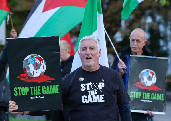 Israël: un brassard noir prévu contre l’Irlande en hommage aux victimes du 7 octobre Israël: un brassard noir prévu contre l’Irlande en hommage aux victimes du 7 octobre