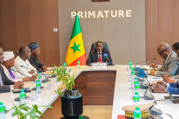 Inondations : Le Premier Ministre Ahmadou Alhaminou M. Lô déclenche le Plan d'urgence régional de Dakar et met en place un Comité de veille Inondations : Le Premier Ministre Ahmadou Alhaminou M. Lô déclenche le Plan d'urgence régional de Dakar et met en place un Comité de veille