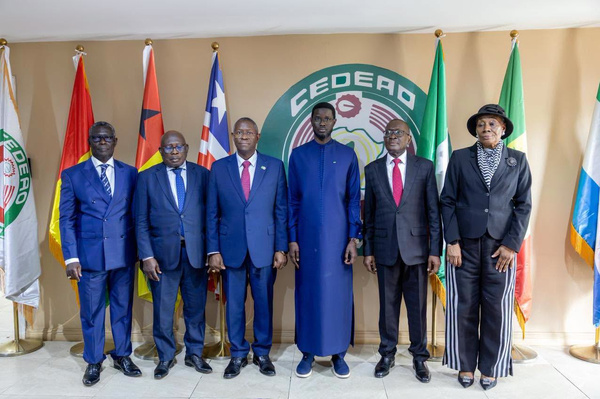 Diplomatie : À Abuja, le Président Bassirou Diomaye Faye préside la prestation de serment des juges de la Cour de justice de la CEDEAO Diplomatie : À Abuja, le Président Bassirou Diomaye Faye préside la prestation de serment des juges de la Cour de justice de la CEDEAO