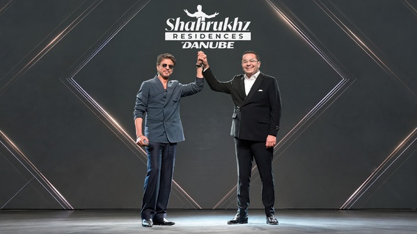 Shah Rukh Khan et Rizwan Sajan font équipe une nouvelle fois pour le projet résidentiel d’exception « Shahrukhz Residences by Danube », avec des penthouses exclusifs signés Gauri Khan.