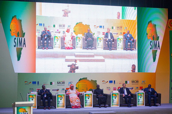Médias : Le ministre Bacary Sarr ouvre le SIMA 2026 au Grand Théâtre national de Dakar Médias : Le ministre Bacary Sarr ouvre le SIMA 2026 au Grand Théâtre national de Dakar