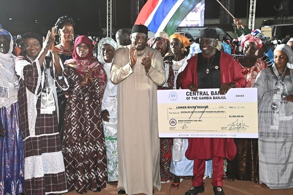 Gambie : Adama Barrow injecte 1,5 million de dalasis pour les femmes du Lower River Region