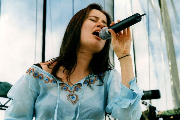 Paula Cole fête les 30 ans de This Fire avec Sonic Memoir